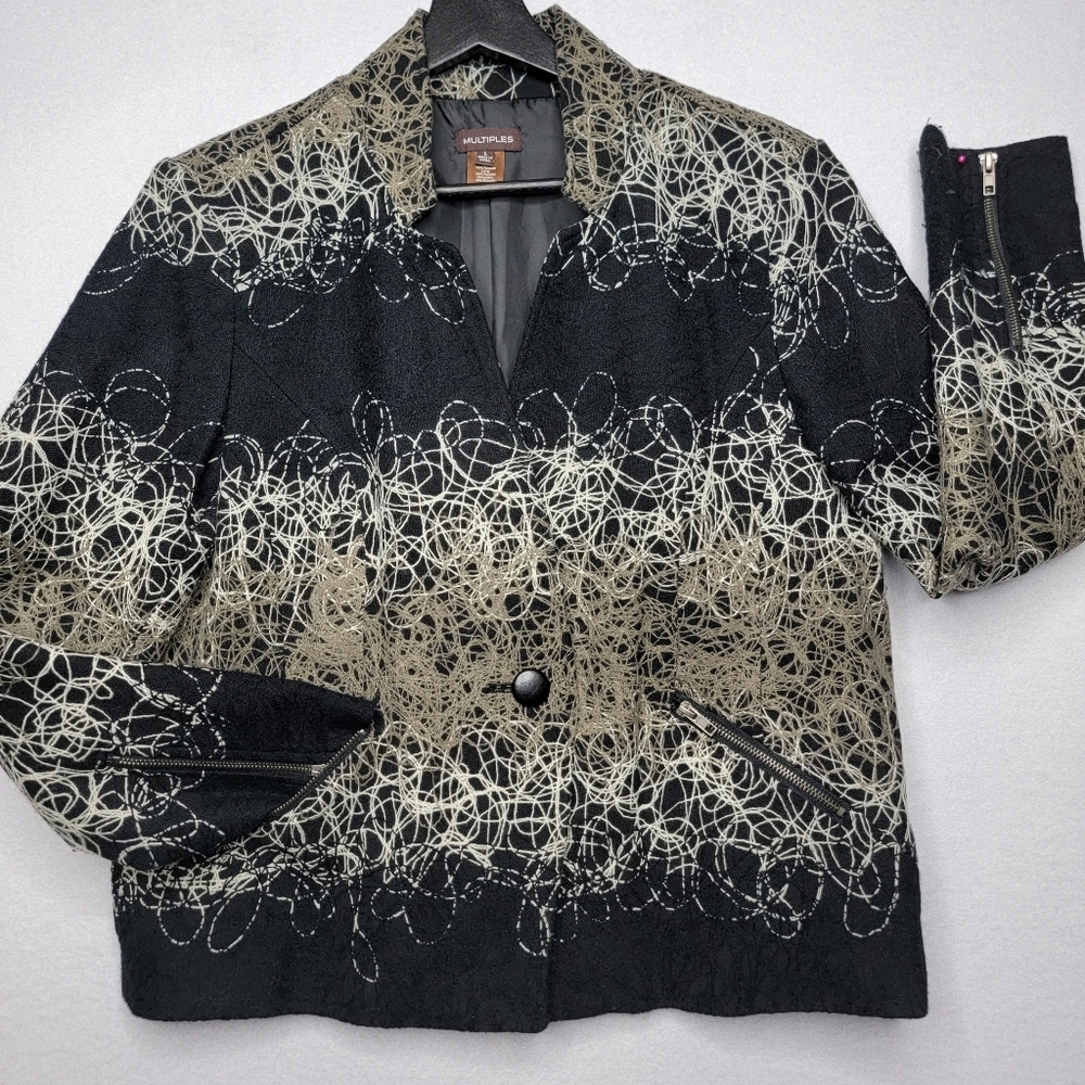 Multiples Stylish Blazer w/‎ Overlapping Swirly Embroidery SIZE L